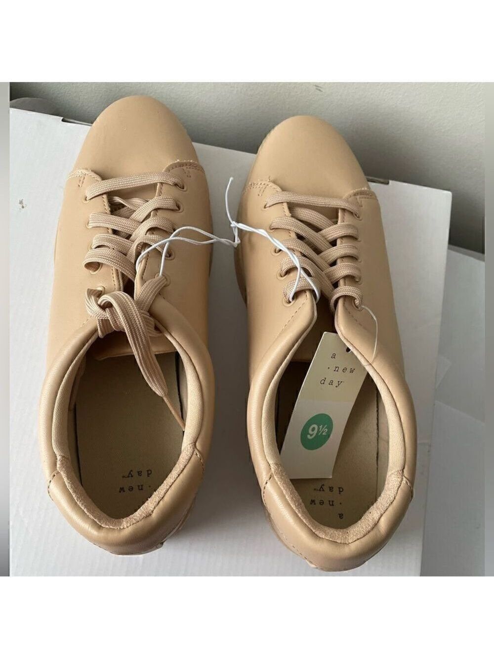 A New Day Women's Beige Lace Up Low Top Sneakers Size 9.5 - Picture 3 of 7